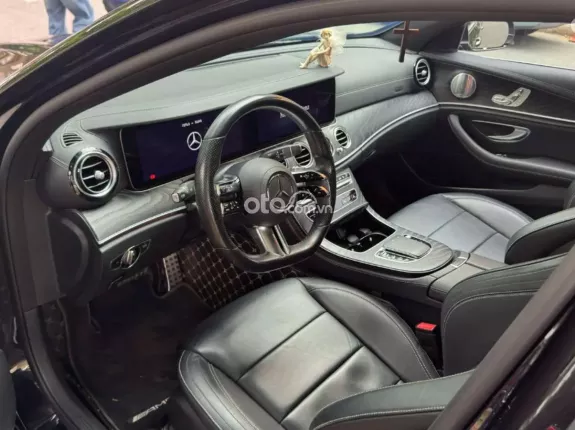 Mercedes-Benz E300 AMG 2020 - Xe đăng ký tháng 6/2020