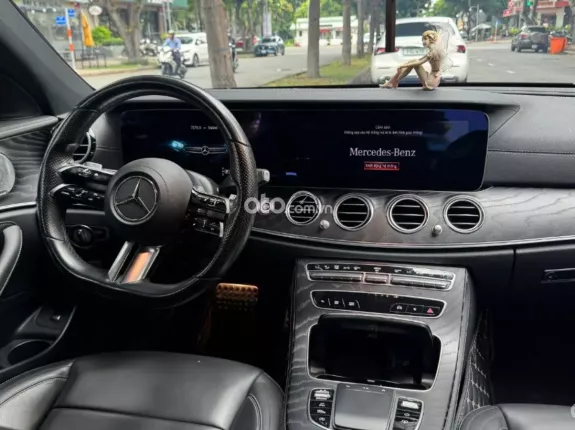 Mercedes-Benz E300 AMG 2020 - Xe đăng ký tháng 6/2020