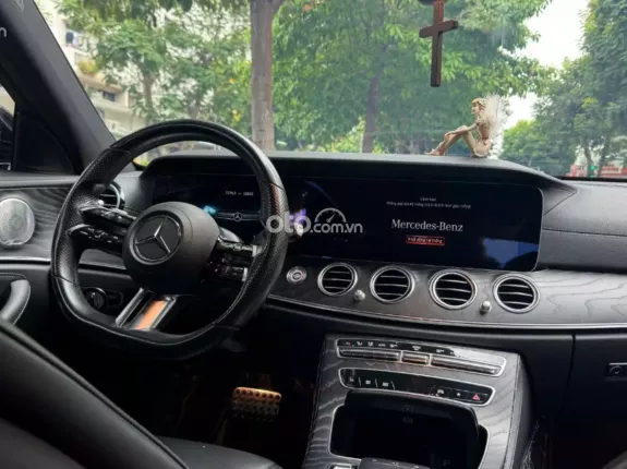 Mercedes-Benz E300 AMG 2020 - Xe đăng ký tháng 6/2020
