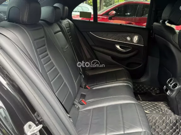 Mercedes-Benz E300 AMG 2020 - Xe đăng ký tháng 6/2020
