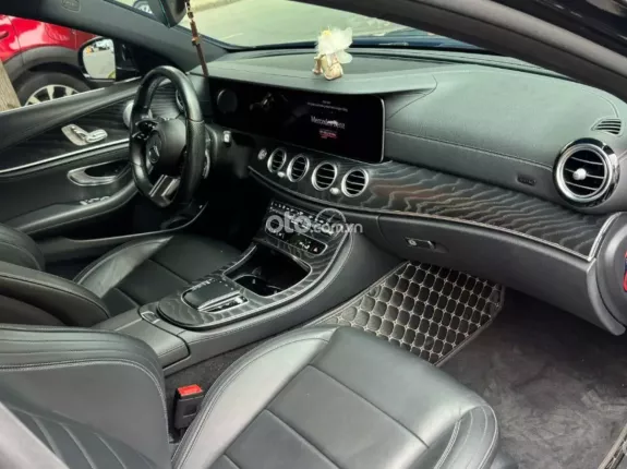 Mercedes-Benz E300 AMG 2020 - Xe đăng ký tháng 6/2020