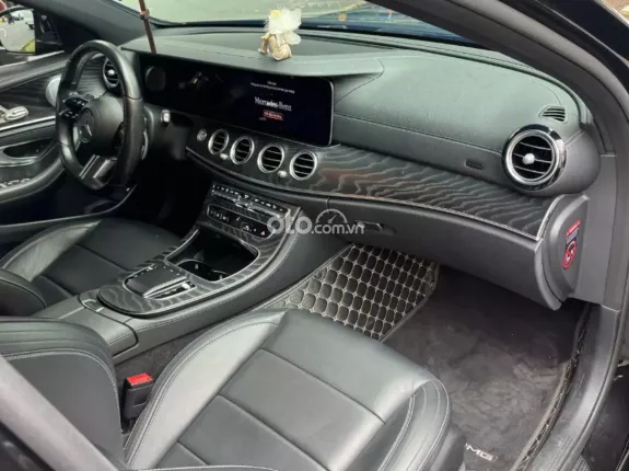 Mercedes-Benz E300 AMG 2020 - Xe đăng ký tháng 6/2020