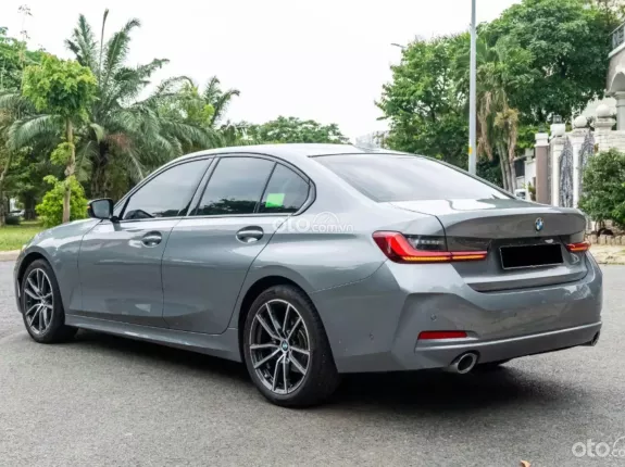 BMW 320i Sport Line 2023 - Xe cực lướt 3v1