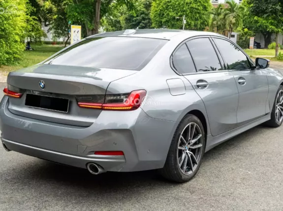 BMW 320i Sport Line 2023 - Xe cực lướt 3v1