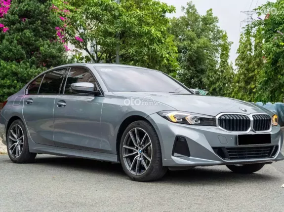 BMW 320i Sport Line 2023 - Xe cực lướt 3v1