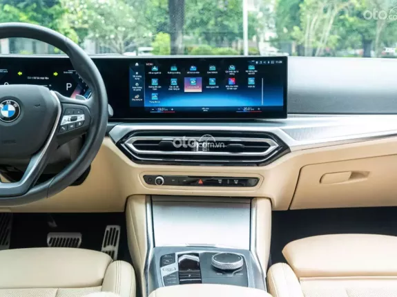 BMW 320i Sport Line 2023 - Xe cực lướt 3v1