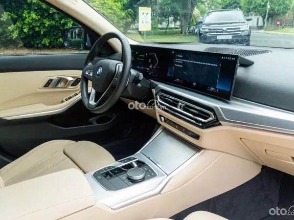 BMW 320i Sport Line 2023 - Xe cực lướt 3v1