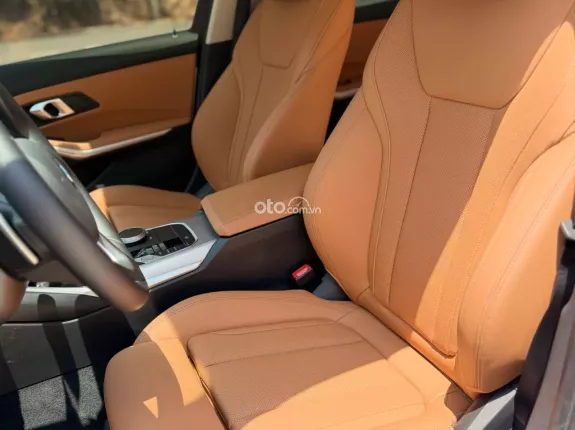 BMW 320i Sport Line 2024 - Tiết kiệm ngay 400tr, bank 70%