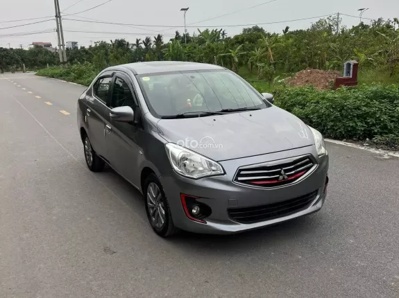 Mitsubishi Attrage 1.2L MT 2015 - Nhập Thái Lan. Xe chất, máy số keo chỉ zin hết Nội ngoại thất đẹp Giá hạt dẻ Alo 097492425