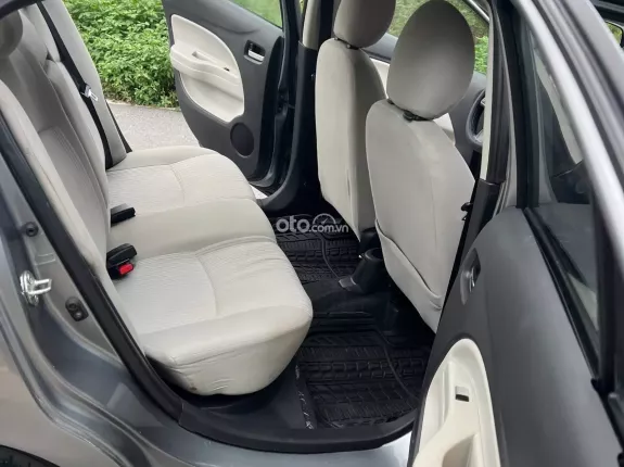 Mitsubishi Attrage 1.2L MT 2015 - Nhập Thái Lan. Xe chất, máy số keo chỉ zin hết Nội ngoại thất đẹp Giá hạt dẻ Alo 097492425