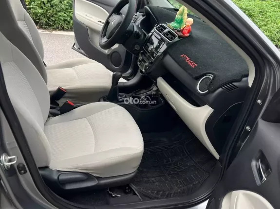 Mitsubishi Attrage 1.2L MT 2015 - Nhập Thái Lan. Xe chất, máy số keo chỉ zin hết Nội ngoại thất đẹp Giá hạt dẻ Alo 097492425