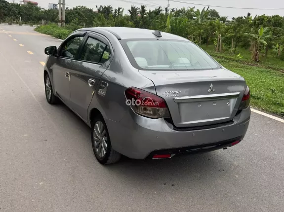 Mitsubishi Attrage 1.2L MT 2015 - Nhập Thái Lan. Xe chất, máy số keo chỉ zin hết Nội ngoại thất đẹp Giá hạt dẻ Alo 097492425