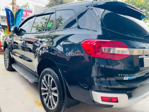 Ford Everest Titanium 2.0L AT 4WD 2020 - FORD EVEREST TITANIUM BI-TURBO MODEL 2021_XE HÃNG FORD BÁN