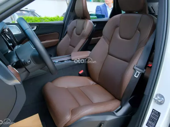 Volvo XC60 B6 AWD Inscription 2022 - Động cơ mới Hybrid - Bản Đủ