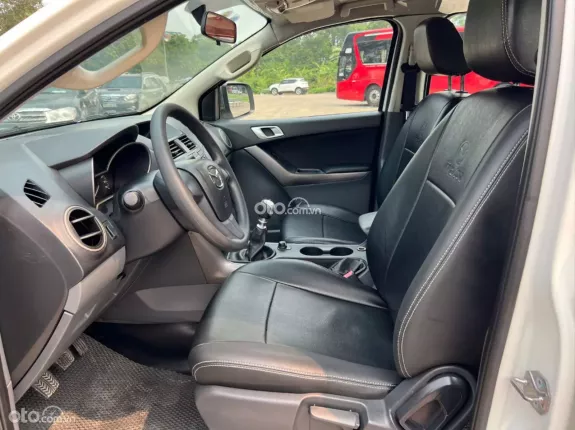 Mazda BT-50 Standard 4x4 2.2 MT 2016 - Mazda BT-50 Standard 4x4 2.2 MT 2016