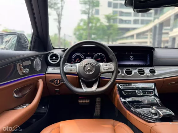 Mercedes-Benz E300 AMG 2020 - Xe gia đình cần bán