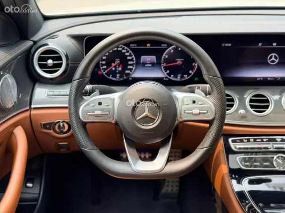 Mercedes-Benz E300 AMG 2020 - Xe gia đình cần bán