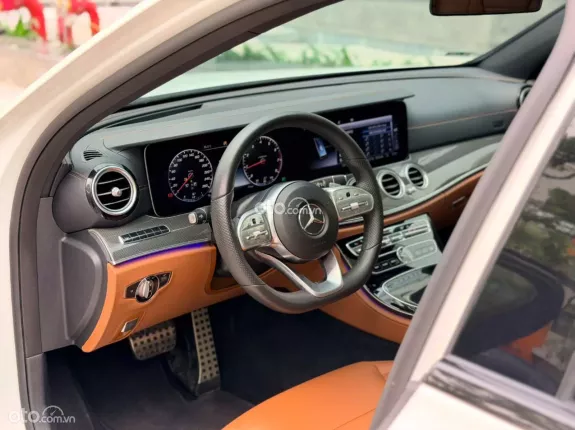 Mercedes-Benz E300 AMG 2020 - Xe gia đình cần bán