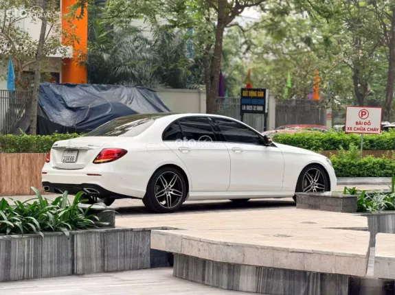 Mercedes-Benz E300 AMG 2020 - Xe gia đình cần bán