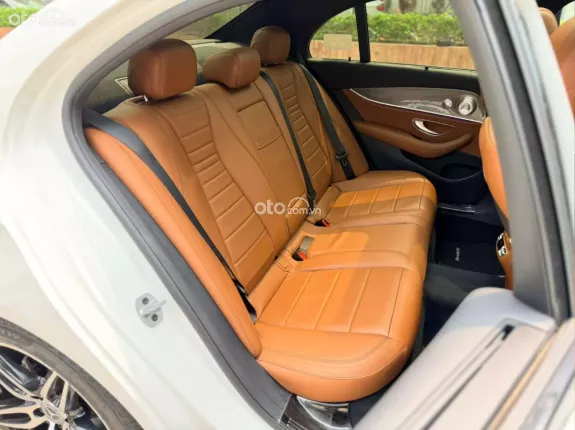 Mercedes-Benz E300 AMG 2020 - Xe gia đình cần bán