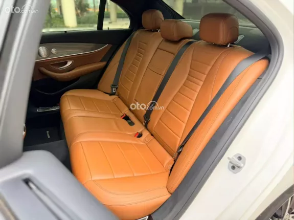 Mercedes-Benz E300 AMG 2020 - Xe gia đình cần bán