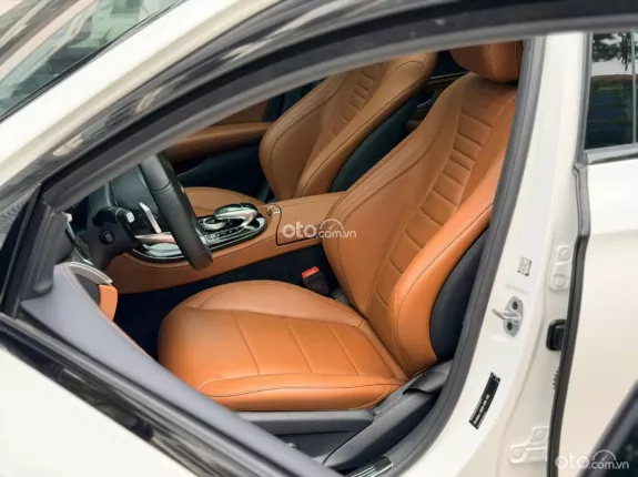 Mercedes-Benz E300 AMG 2020 - Xe gia đình cần bán