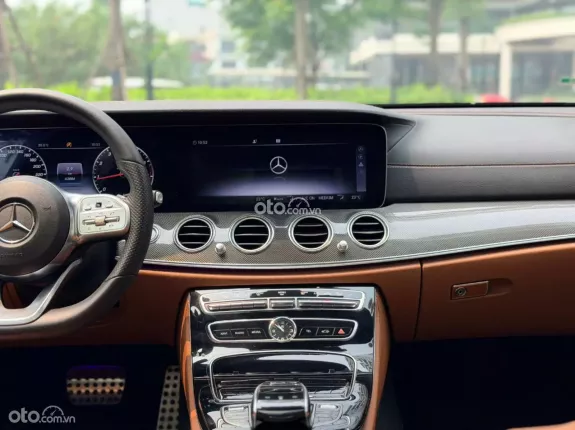 Mercedes-Benz E300 AMG 2020 - Xe gia đình cần bán