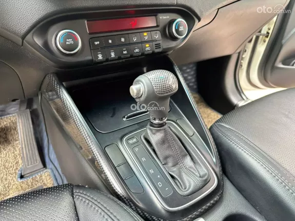 Kia Rondo 1.7 DAT 2016 - Đủ hồ sơ sang tên, giá cực tốt