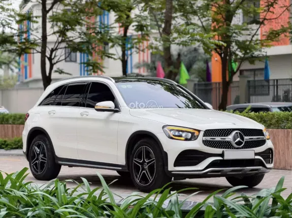 Mercedes-Benz GLC 300 4Matic 2020 - Xe màu trắng nội thất đen