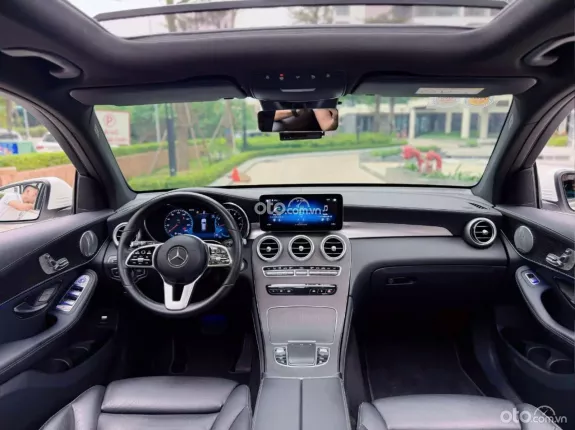 Mercedes-Benz GLC 300 4Matic 2020 - Xe màu trắng nội thất đen
