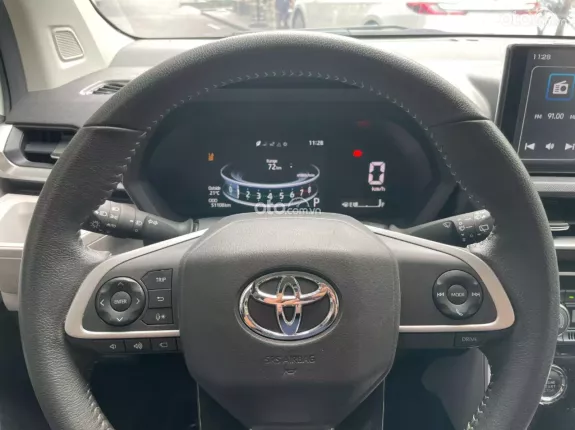 Toyota Veloz Cross CVT Top 2025 - Xe cực đẹp chủ giữ gìn