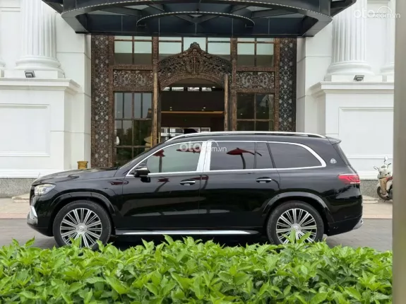 Maybach Quattro 2022 - Xe màu đen, nội thất nâu phối kem cực đẹp