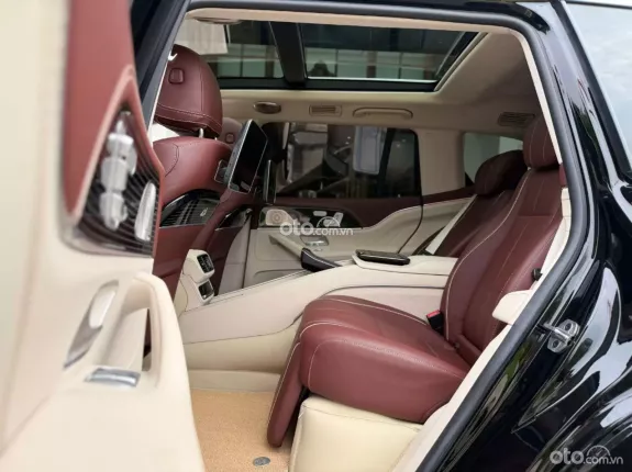 Maybach Quattro 2022 - Xe màu đen, nội thất nâu phối kem cực đẹp