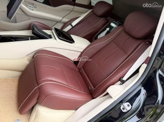 Maybach Quattro 2022 - Xe màu đen, nội thất nâu phối kem cực đẹp