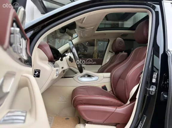 Maybach Quattro 2022 - Xe màu đen, nội thất nâu phối kem cực đẹp