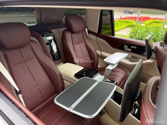 Maybach Quattro 2022 - Xe màu đen, nội thất nâu phối kem cực đẹp