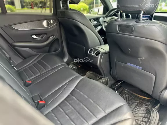 Mercedes-Benz GLC 300 4Matic 2018 - Xe lướt chất lượng như mới với ODO thấp