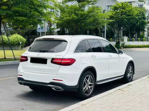 Mercedes-Benz GLC 300 4Matic 2018 - Xe lướt chất lượng như mới với ODO thấp