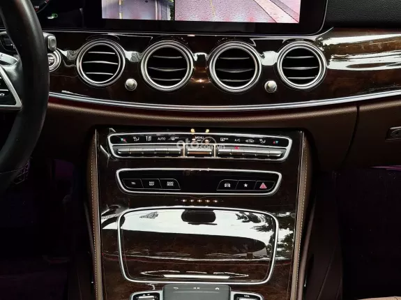 Mercedes-Benz E200 Exclusive V1 2022 - E200 Exclusiver 2022 V1