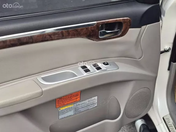 Mitsubishi Pajero Sport G 4x2 AT 2015 - Xe cực chất bản 3.0 V6 Mivec