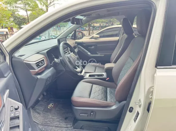 Toyota Innova Cross Hybrid 2024 - Xe đẹp tại Hà Nội, liên hệ em xem xe