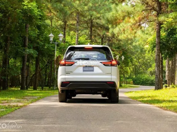 Toyota Innova Cross Xăng 2026 - [NEW 2026] ƯU ĐÃI TIỀN MẶT- HỖ TRỢ 50% THUẾ TRƯỚC BẠ