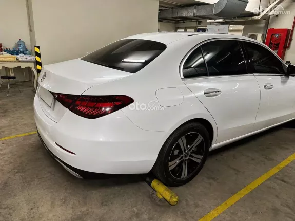 Mercedes-Benz C200 Avantgarde Plus 2021 - Xe sang trọng đẳng cấp với nội thất cao cấp