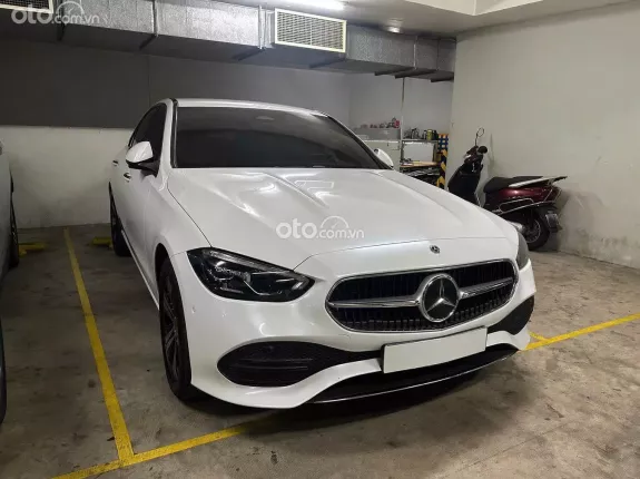 Mercedes-Benz C200 Avantgarde Plus 2021 - Xe sang trọng đẳng cấp với nội thất cao cấp
