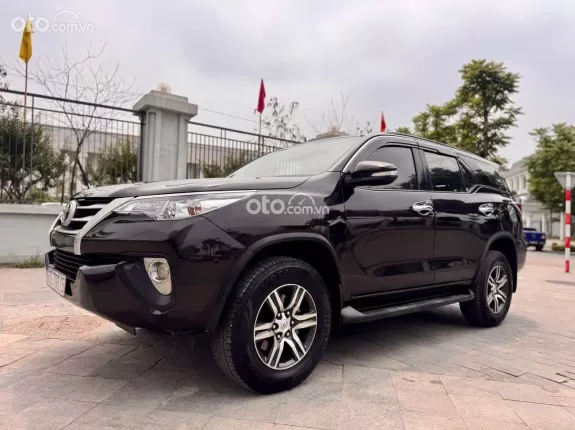 Toyota Fortuner 2.4 MT 4x2 2017 - Xe gia đình cần bán, giá tốt thương lượng