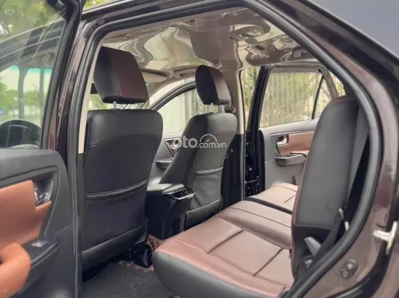 Toyota Fortuner 2.4 MT 4x2 2017 - Xe gia đình cần bán, giá tốt thương lượng