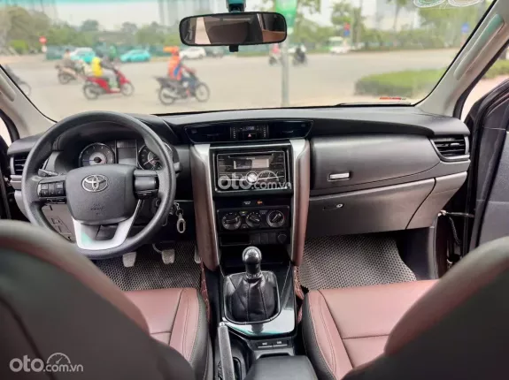 Toyota Fortuner 2.4 MT 4x2 2017 - Xe gia đình cần bán, giá tốt thương lượng