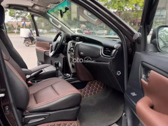 Toyota Fortuner 2.4 MT 4x2 2017 - Xe gia đình cần bán, giá tốt thương lượng
