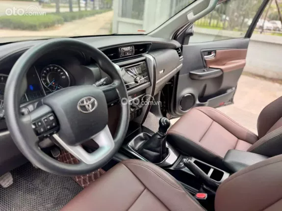 Toyota Fortuner 2.4 MT 4x2 2017 - Xe gia đình cần bán, giá tốt thương lượng