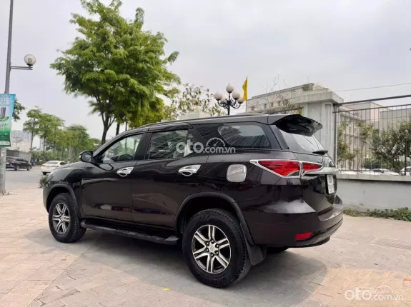 Toyota Fortuner 2.4 MT 4x2 2017 - Xe gia đình cần bán, giá tốt thương lượng